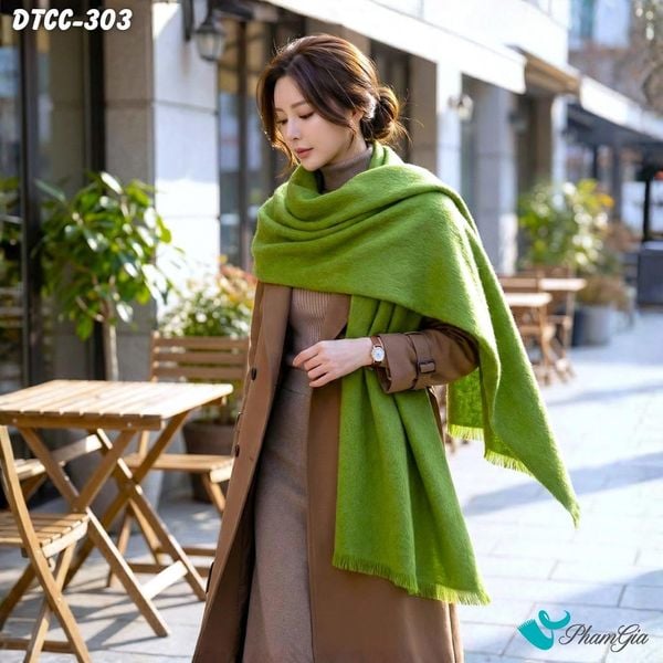 Khăn Choàng Dạ Cashmere Đơn Sắc Phối Lông Vạt Xéo Cao Cấp Màu Xanh Rêu (DTCC303)