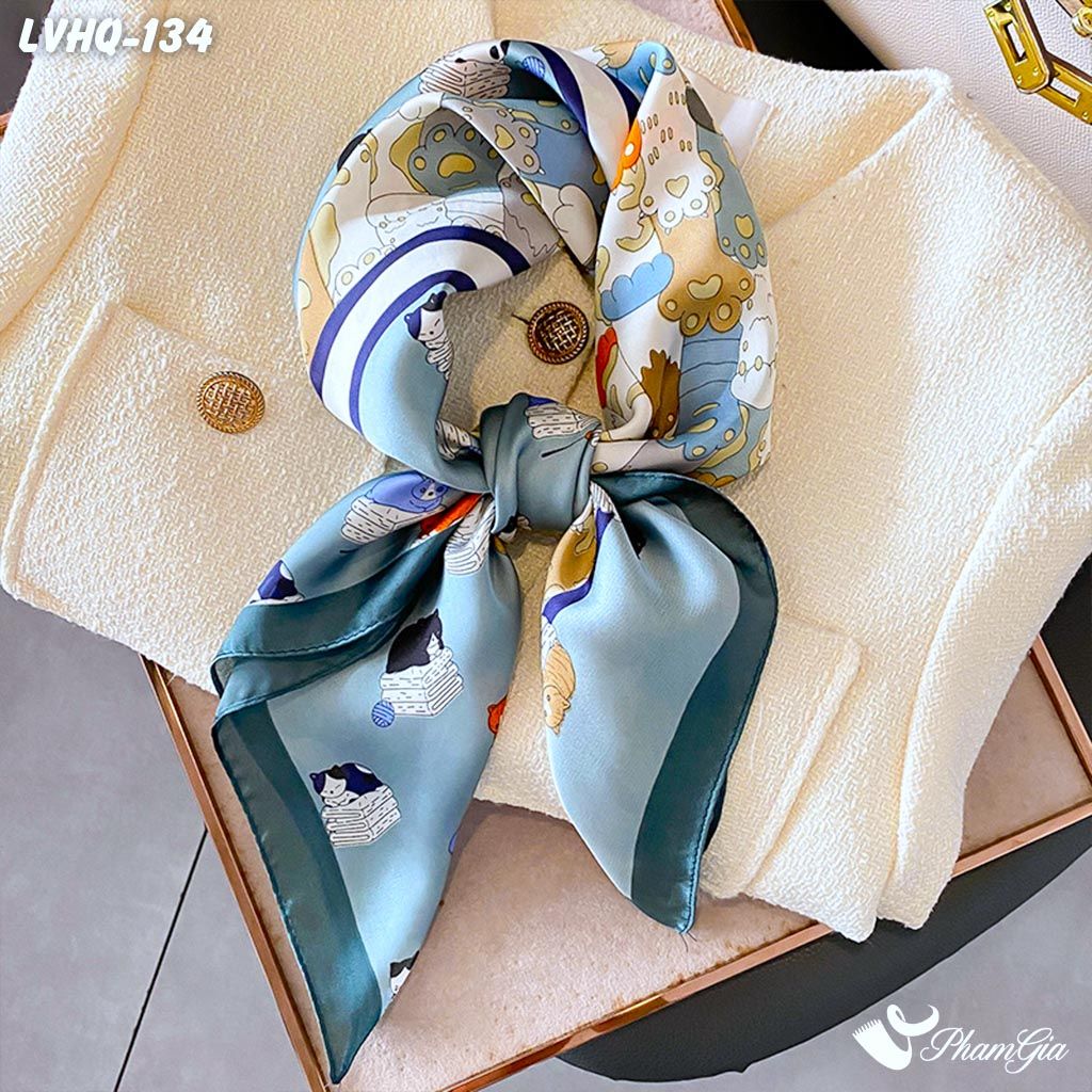 Khăn Lụa Vuông 70*70Cm Phong Cách Hàn Quốc Họa Tiết Mèo Dễ Thương Màu Xanh Nhạt (LVHQ134)