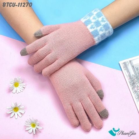 Góc Trên Găng Tay Len Cảm Ứng Giữ Ấm Họa Tiết Caro Trái Tim Màu Hồng