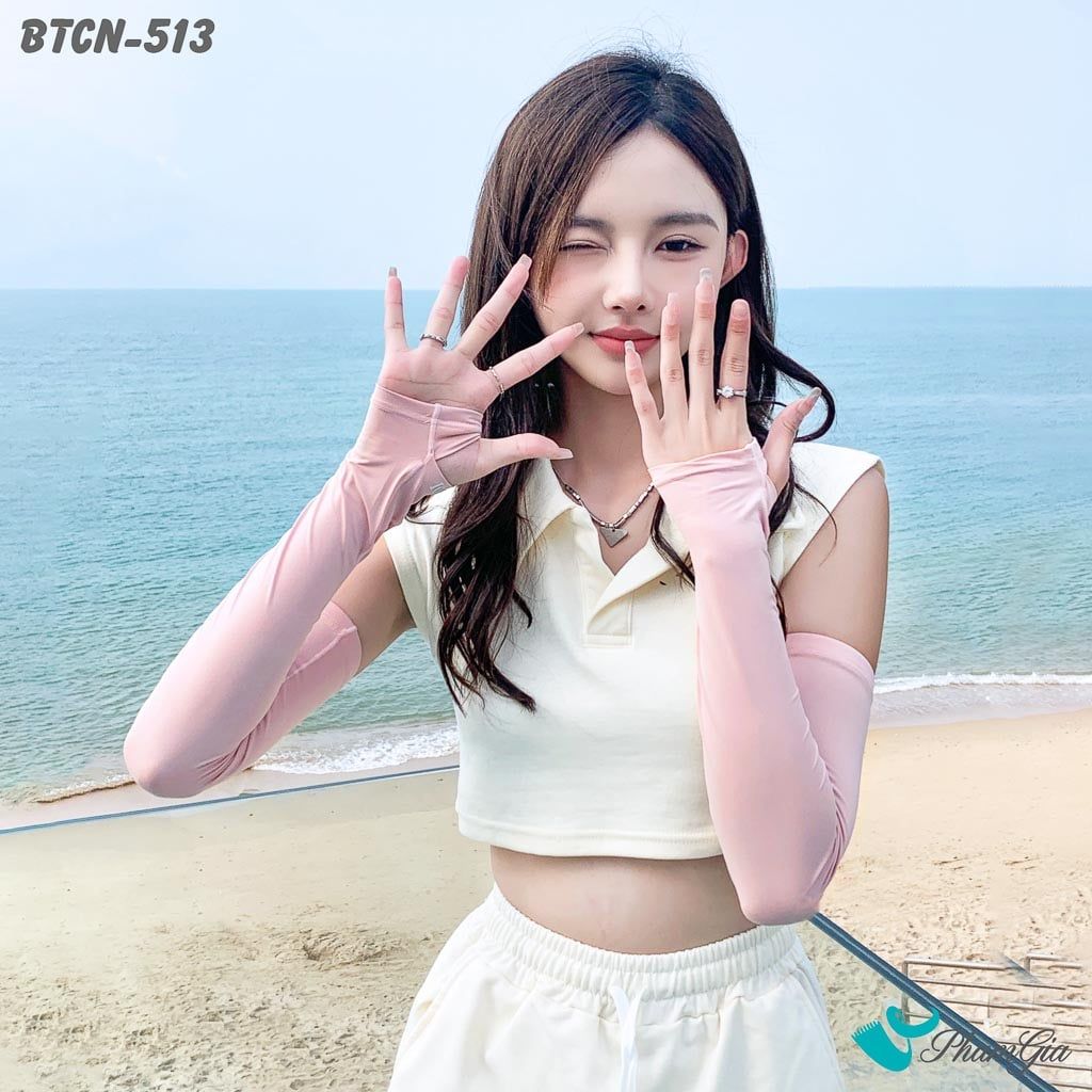 Người Mẫu Đeo Găng Tay Ống Chống Nắng Slim-Fit Hạ Nhiệt Cao Cấp Màu Hồng Phấn