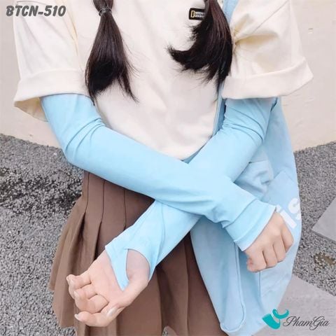 Model Đeo Găng Tay Ống Chống Nắng Slim-Fit Hạ Nhiệt Cao Cấp Màu Xanh Baby