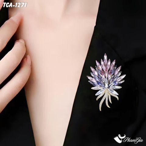 Người Mẫu Cài Ghim Cài Áo Cánh Bướm Pha Lê Hồng Ombre Sang Trọng