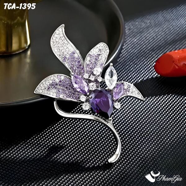 Ghim Cài Áo Cánh Hoa Lily Pha Lê Tím Thanh Lịch (TCA1395)