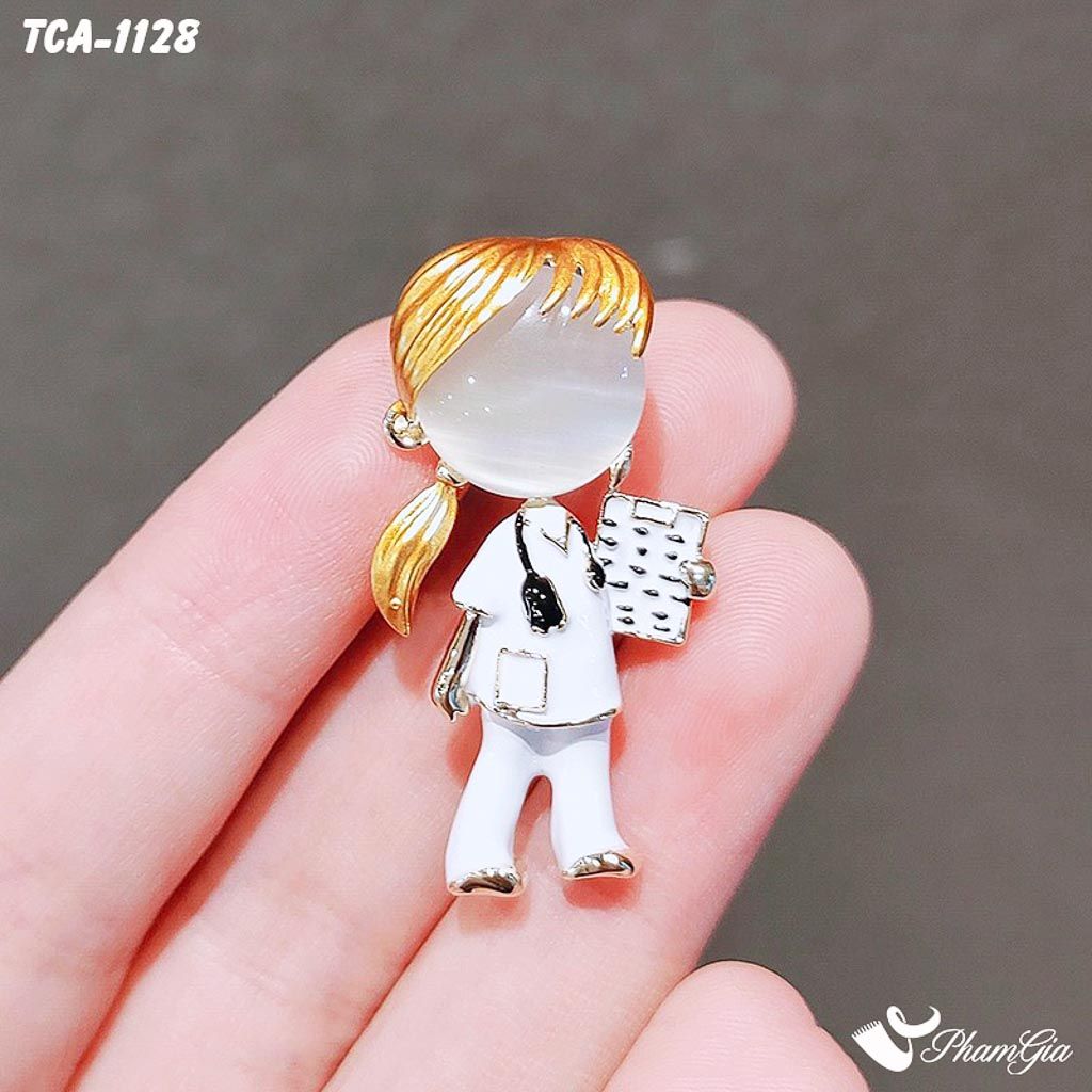Người Mẫu Cầm Ghim Cài Áo Cô Y Tá Hoạt Hình Dễ Thương