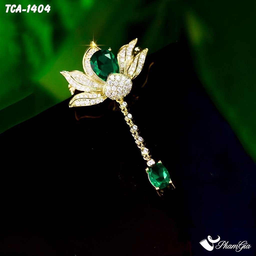 Ghim Cài Áo Hoa Sen Tua Rua Đính Đá Ngọc Lục Bảo Sang Trọng