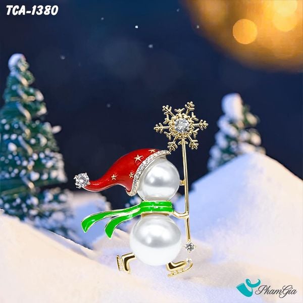 Ghim Cài Áo Người Tuyết Choàng Khăn Xanh Dễ Thương (TCA1380)