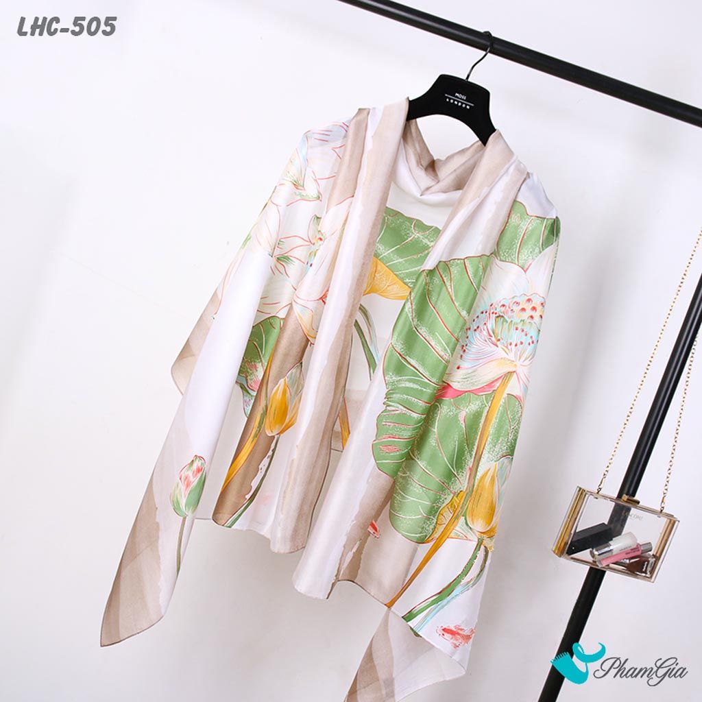 Góc Thẳng Khăn Choàng Lụa Hàng Châu Màu Nâu Beige Họa Tiết Hoa Sen Cá Chép Tinh Tế