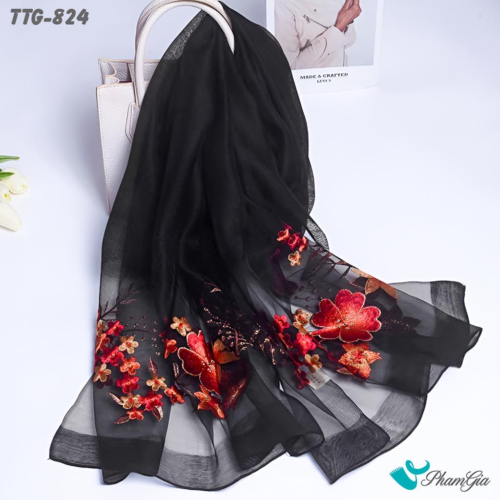 Góc Trên Khăn Choàng Tơ Tằm Gân Cao Cấp Thêu Hoa Mai Màu Đen Sang Trọng