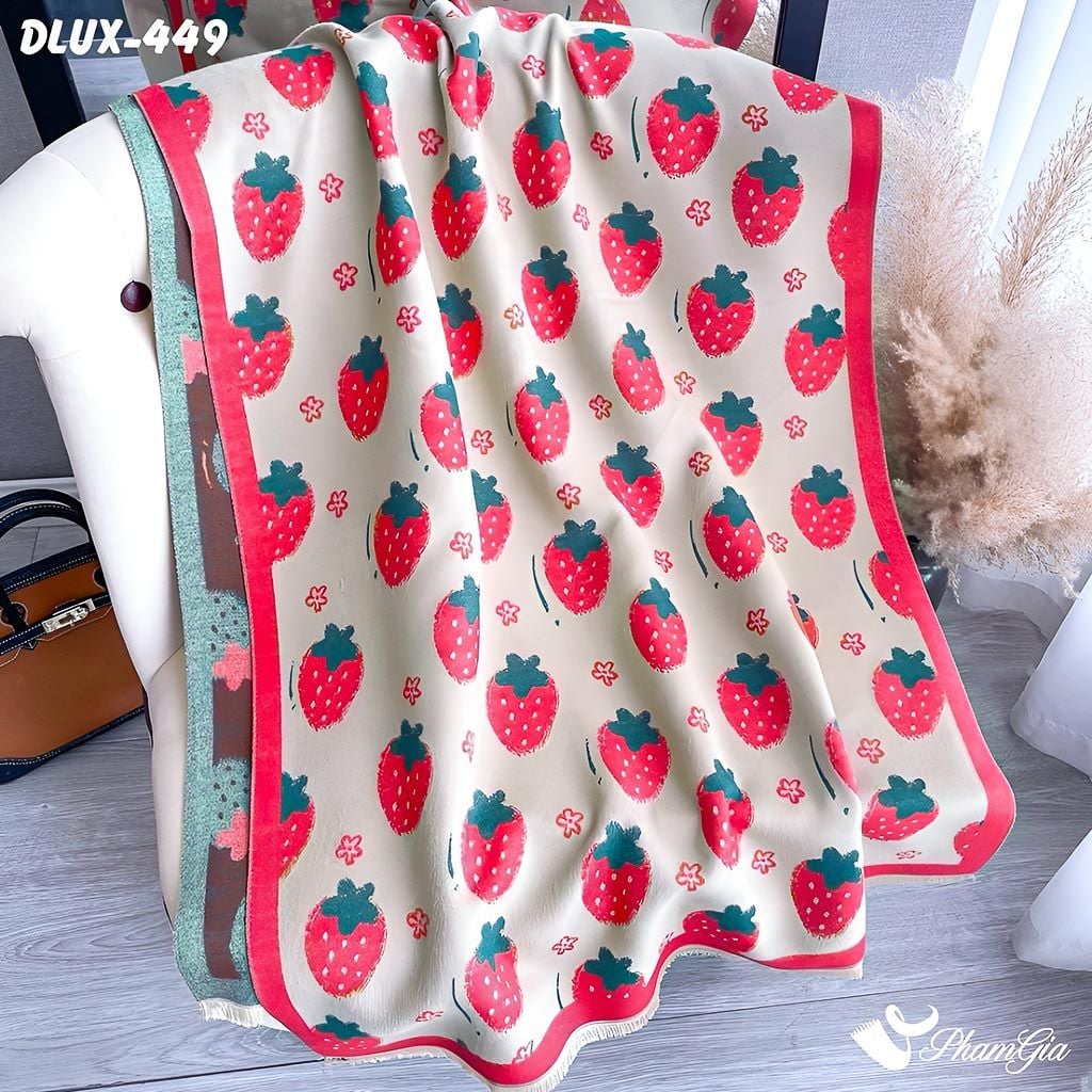 Họa Tiết Khăn Choàng Dạ Cashmere Cao Cấp Họa Tiết Dâu Tây Màu Đỏ Cá Tính