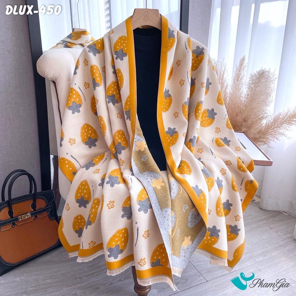 Góc Nghiêng Khăn Choàng Dạ Cashmere Cao Cấp Họa Tiết Dâu Tây Màu Vàng Cá Tính