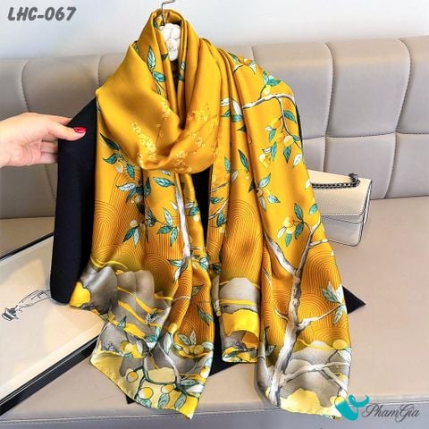 Khăn Choàng Lụa Hàng Châu Họa Tiết Hoa Lựu Màu Vàng Gold Quý Phái (LHC067)