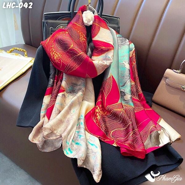Khăn Choàng Lụa Hàng Châu Họa Tiết Hoa Sen Đỏ Sang Trọng (LHC042)
