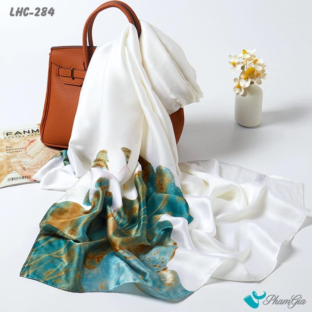 Khăn Choàng Lụa Cao Cấp Họa Tiết Hoa Sen Trắng Trang Nhã