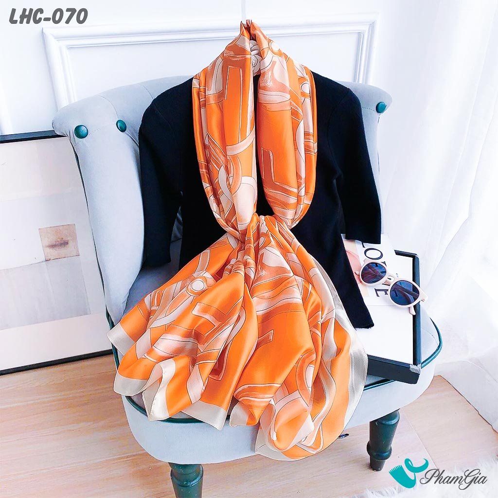 Khăn Choàng Lụa Hàng Châu Màu Cam Họa Tiết Móc Xích Hiện Đại (LHC070)