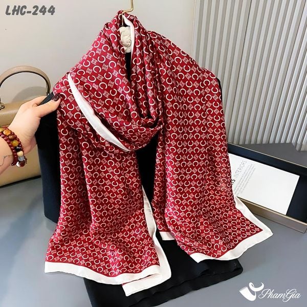 Khăn Choàng Lụa Hàng Châu Màu Đỏ Đô Họa Tiết Móc Xích Hiện Đại (LHC244)
