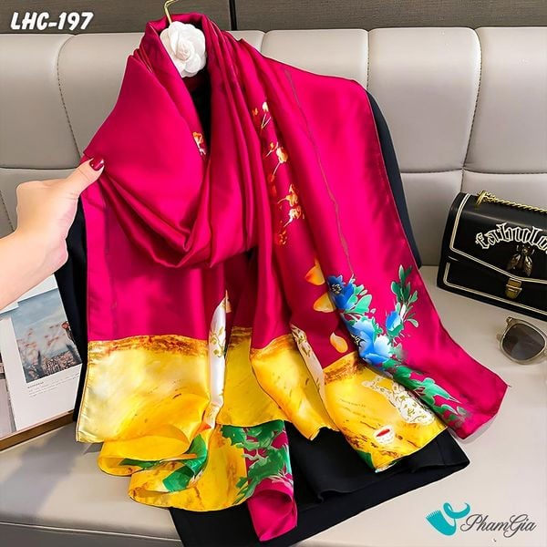 Khăn Choàng Lụa Hàng Châu Màu Đỏ Họa Tiết Bình Hoa Sen Cổ Điển (LHC197)