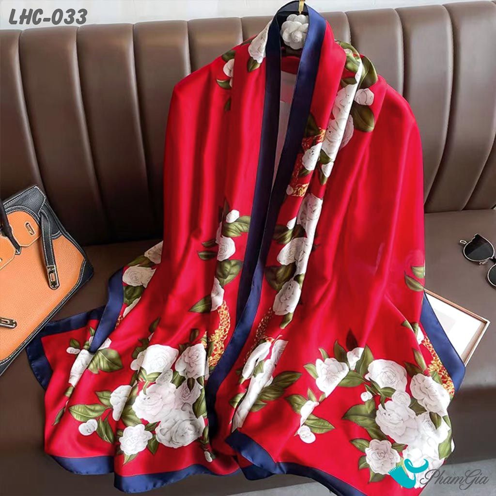 Nghiêng Trái Khăn Choàng Lụa Hàng Châu Màu Đỏ Họa Tiết Hoa Trà Sang Trọng
