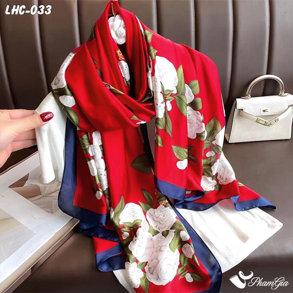 Nghiêng Phải Khăn Choàng Lụa Hàng Châu Màu Đỏ Họa Tiết Hoa Trà Sang Trọng