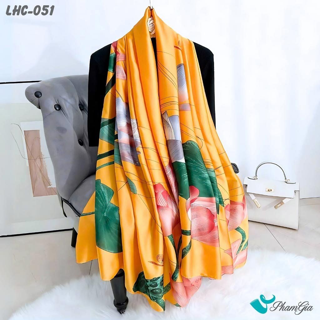 Khăn Choàng Lụa Hàng Châu Màu Vàng Gold Họa Tiết Hoa Sen Sang Trọng (LHC051)
