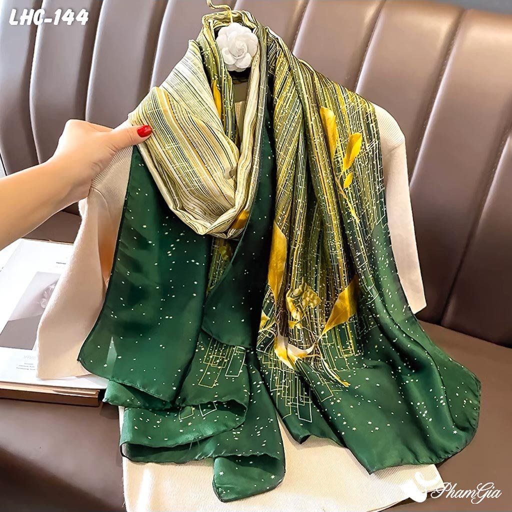 Khăn Choàng Lụa Hàng Châu Màu Xanh Rêu Họa Tiết Lá Vàng Sang Trọng