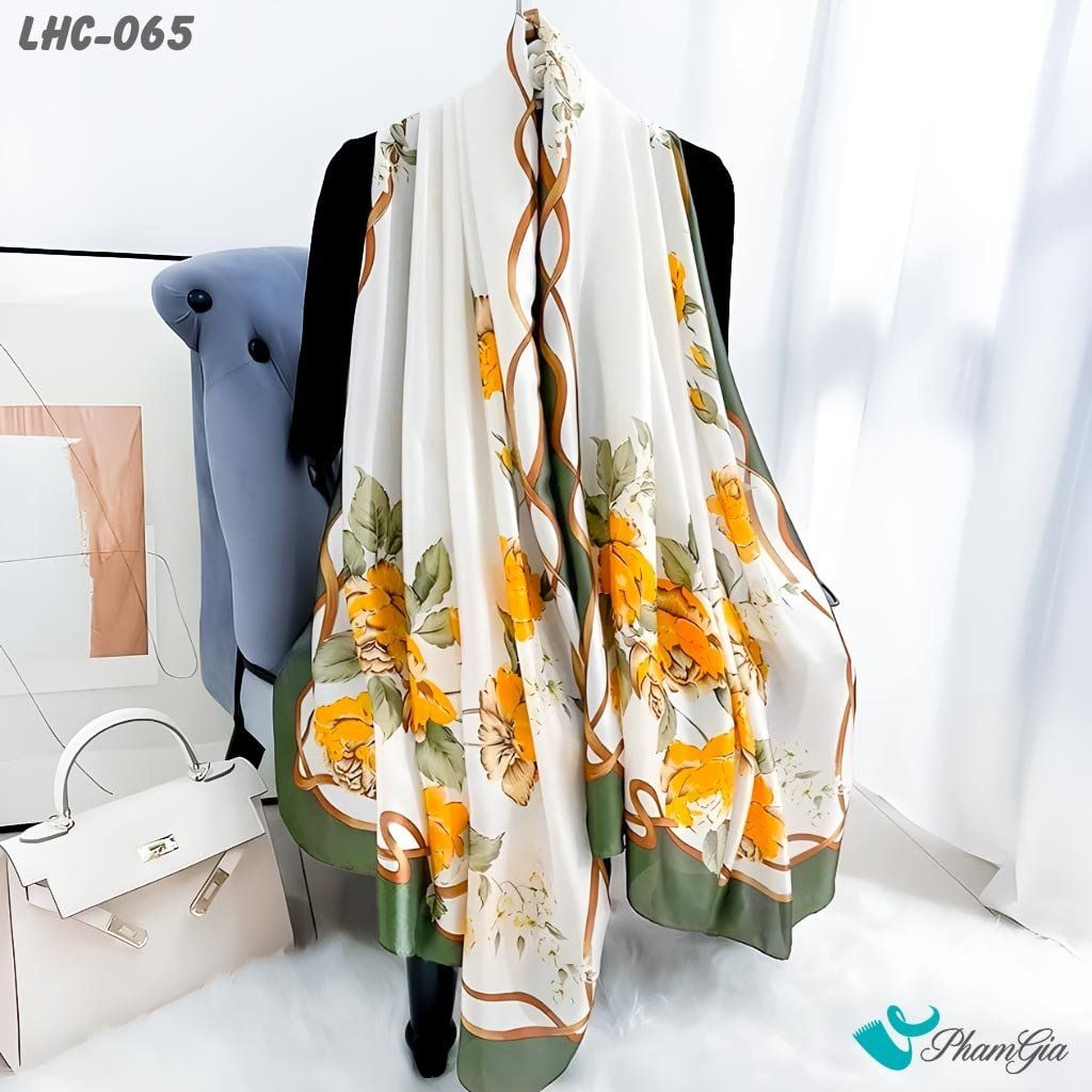 Khăn Choàng Lụa Hàng Châu Viền Xanh Họa Tiết Hoa Hồng Nữ Tính (LHC065)