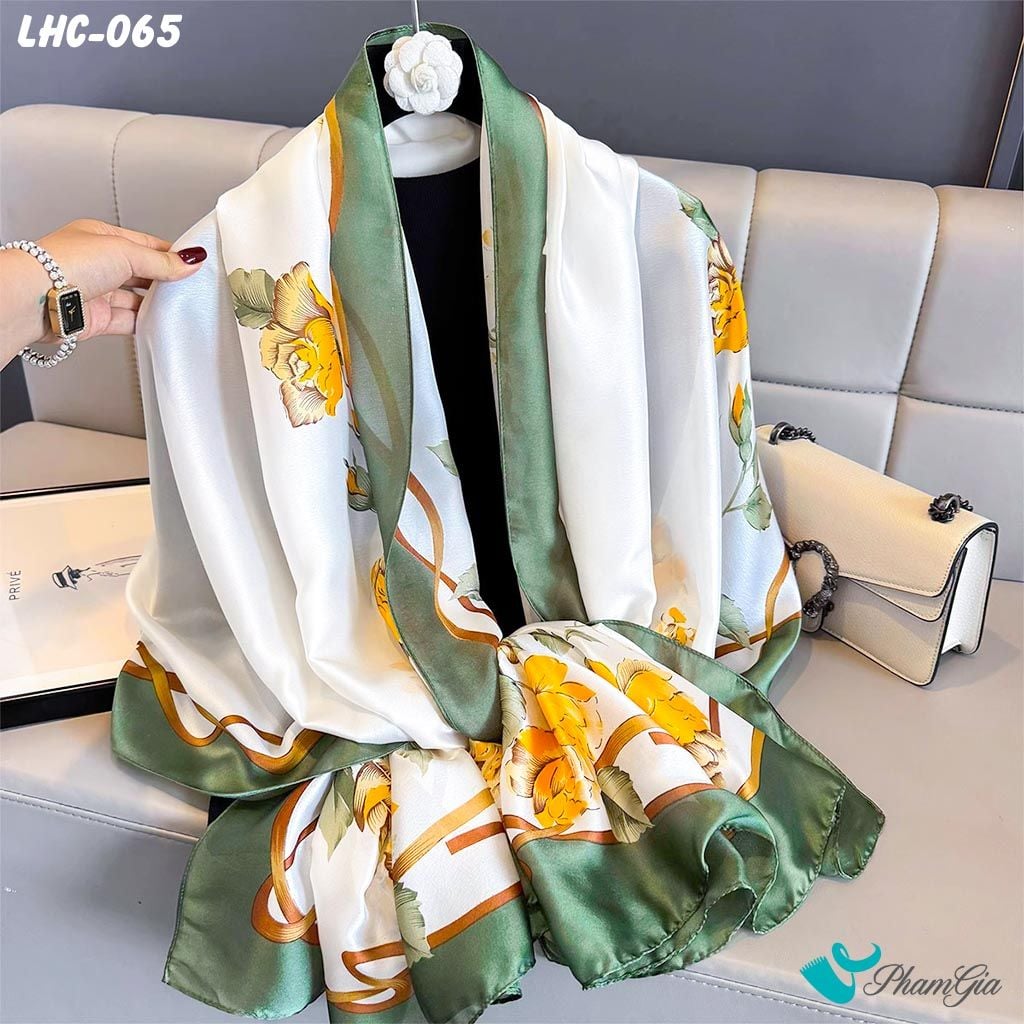 Khăn Choàng Lụa Hàng Châu Viền Xanh Họa Tiết Hoa Hồng Nữ Tính (LHC065)