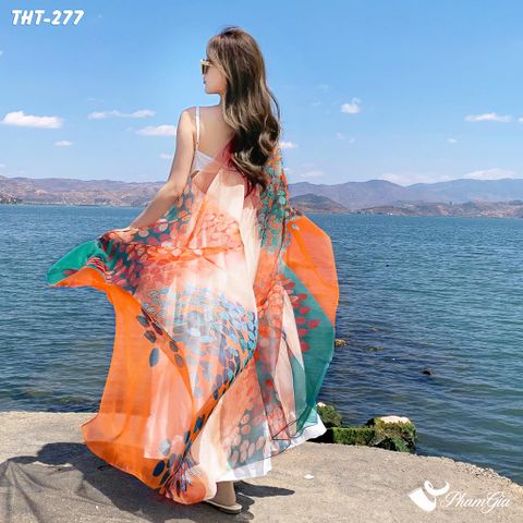 Phía Sau Khăn Choàng Tằm Họa Tiết Cây Lá Phối Màu Cam Xanh Ấn Tượng