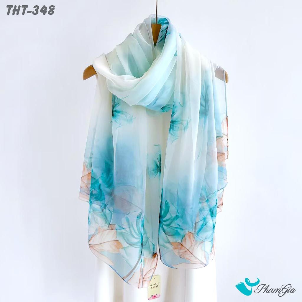Góc Chính Diện Khăn Choàng Tằm Họa Tiết Hoa Hồng Màu Xanh Baby Thanh Lịch