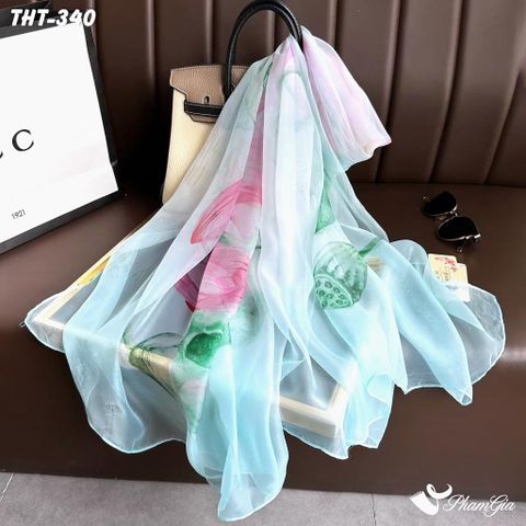 Góc Nghiêng Khăn Choàng Tằm Họa Tiết Hoa Sen Màu Xanh Mint Thanh Lịch