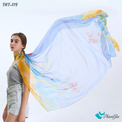 Người Mẫu Choàng Khăn Choàng Tằm Họa Tiết Hoa Sen Màu Xanh Trang Nhã