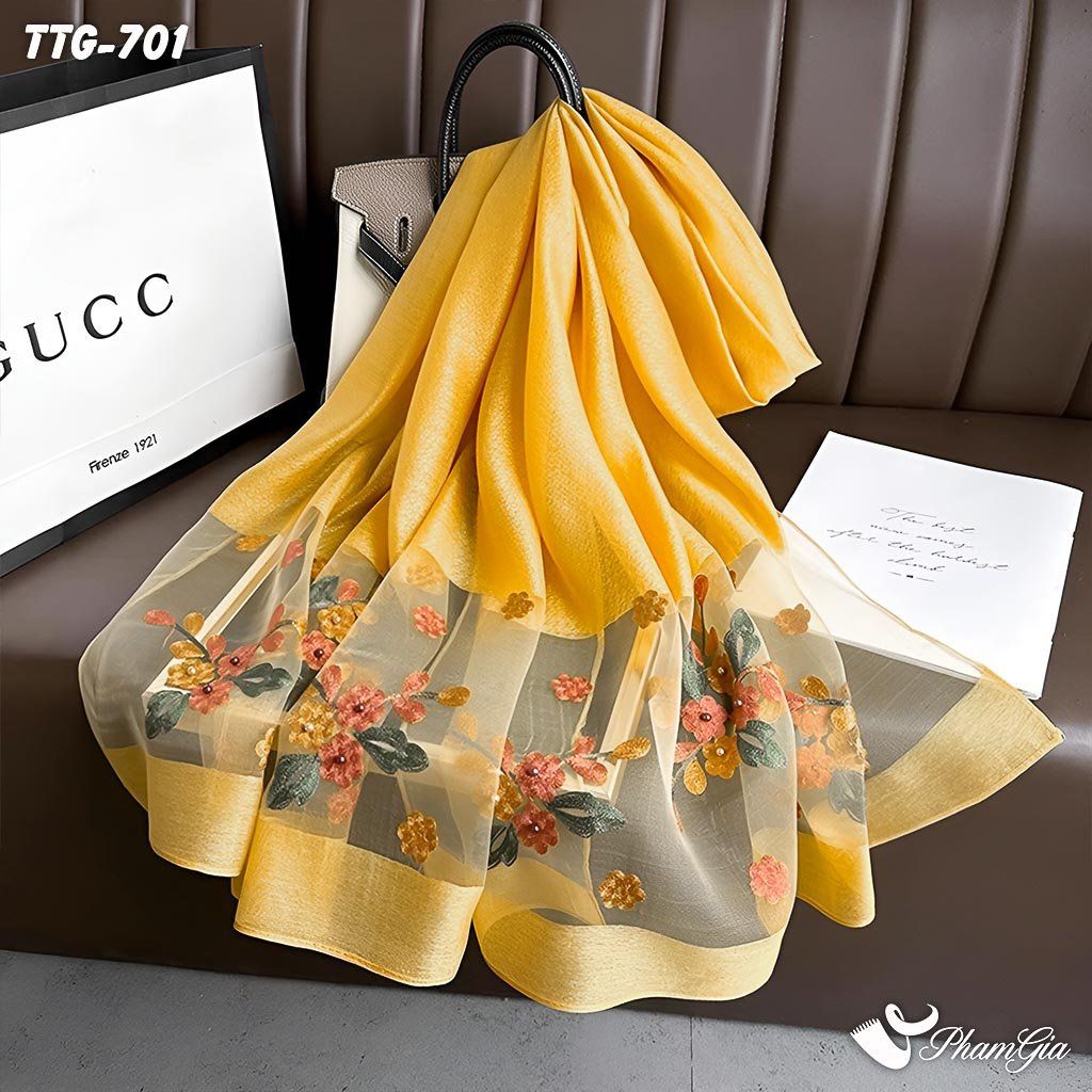 Góc Nghiêng Khăn Choàng Tơ Tằm Gân Thêu Hoa Tuyết Mai Cao Cấp Màu Vàng Gold