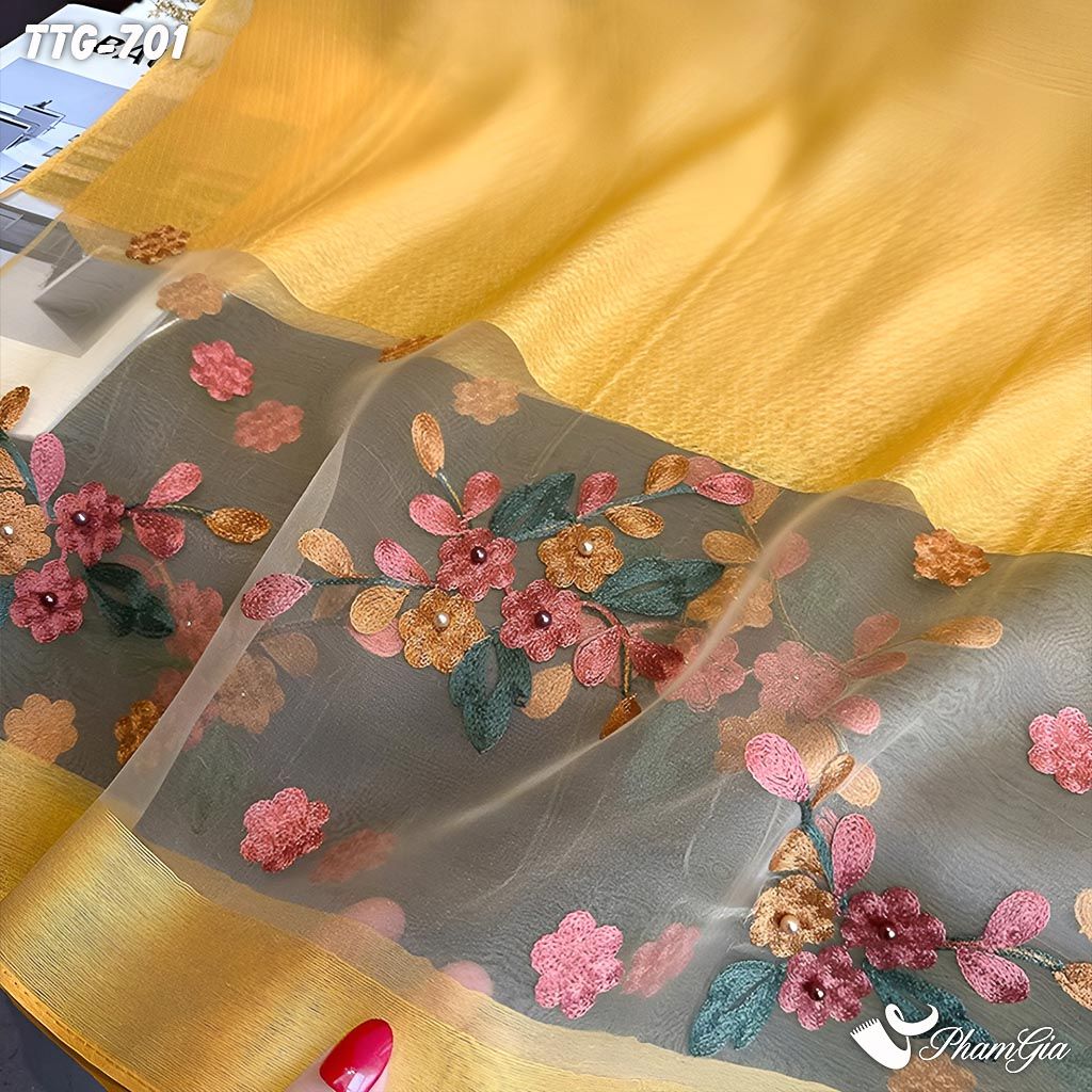Họa Tiết Khăn Choàng Tơ Tằm Gân Thêu Hoa Tuyết Mai Cao Cấp Màu Vàng Gold