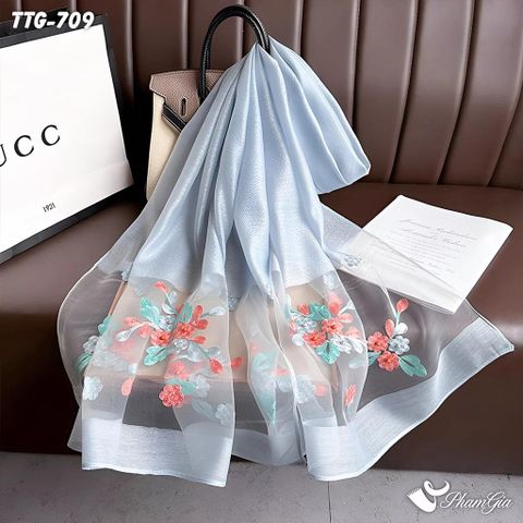 Góc Trên Khăn Choàng Tơ Tằm Gân Thêu Hoa Tuyết Mai Cao Cấp Màu Xanh Baby