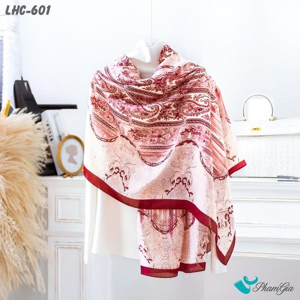 Khăn Lụa Hàng Châu Họa Tiết Baroque Màu Đỏ Đô Cổ Điển (LHC601)