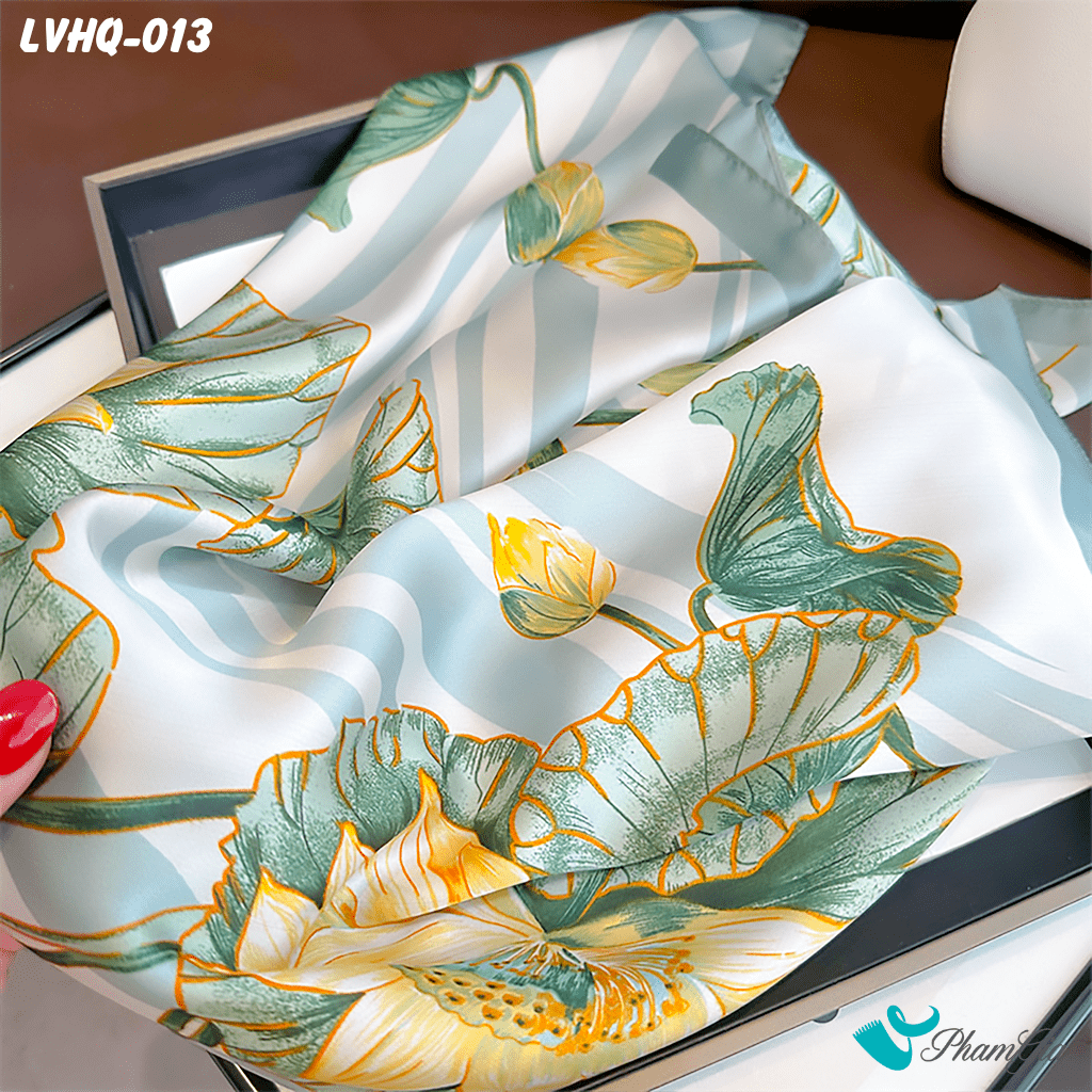 Khăn Lụa Vuông 70*70cm Phong Cách Hàn Quốc Họa Tiết Hoa Sen Vàng (LVHQ013)