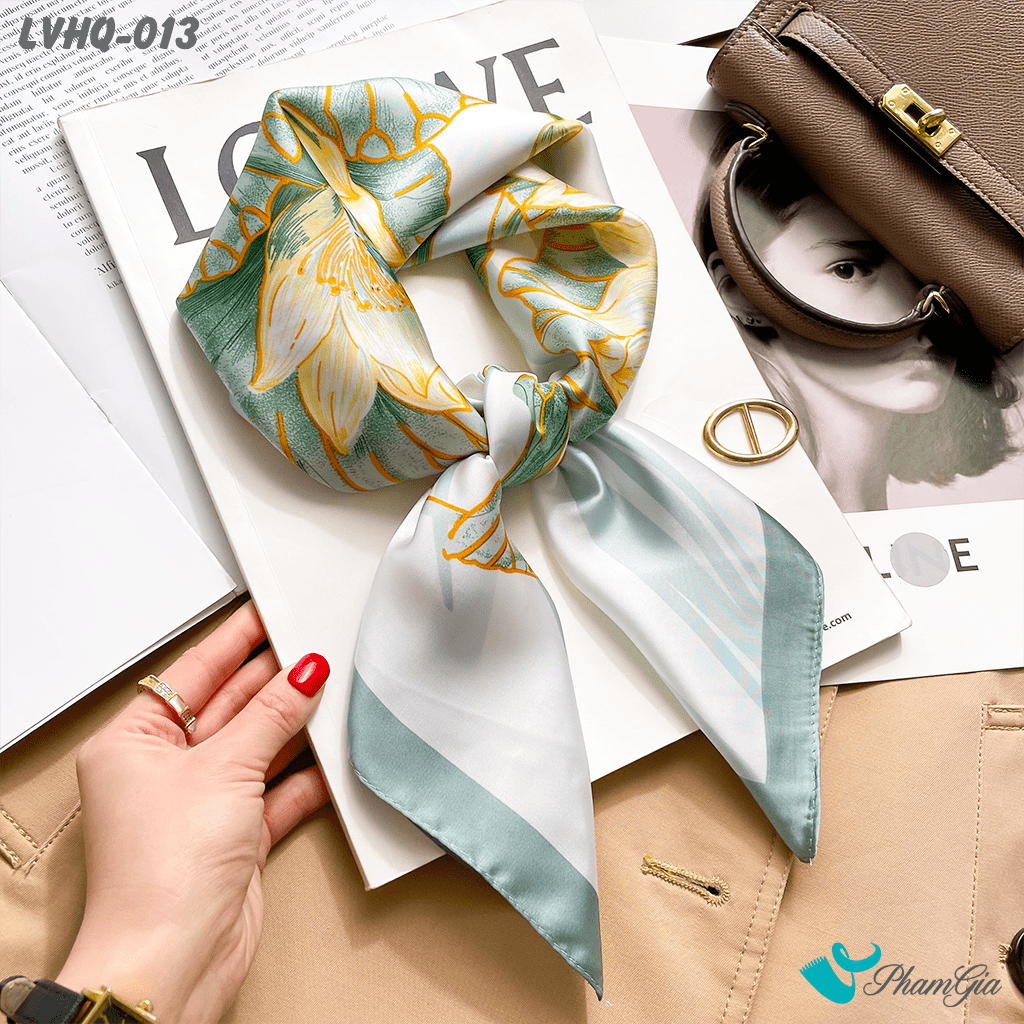 Khăn Lụa Vuông 70*70cm Phong Cách Hàn Quốc Họa Tiết Hoa Sen Vàng (LVHQ013)