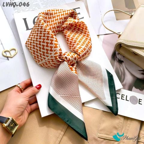 Khăn Lụa Vuông 70*70Cm Phong Cách Hàn Quốc Họa Tiết Monogram Màu Cam (LVHQ046)