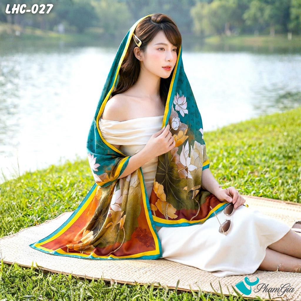 Khăn Choàng Lụa Hàng Châu Màu Xanh Ngọc Bích Họa Tiết Hoa Sen Trang Nhã (LHC027)