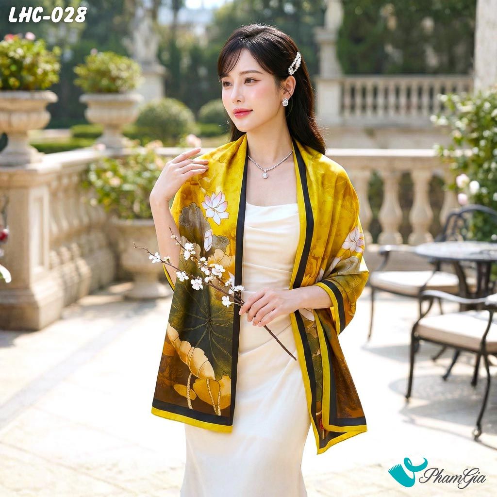 Khăn Choàng Lụa Hàng Châu Màu Vàng Gold Họa Tiết Hoa Sen Trang Nhã (LHC028)