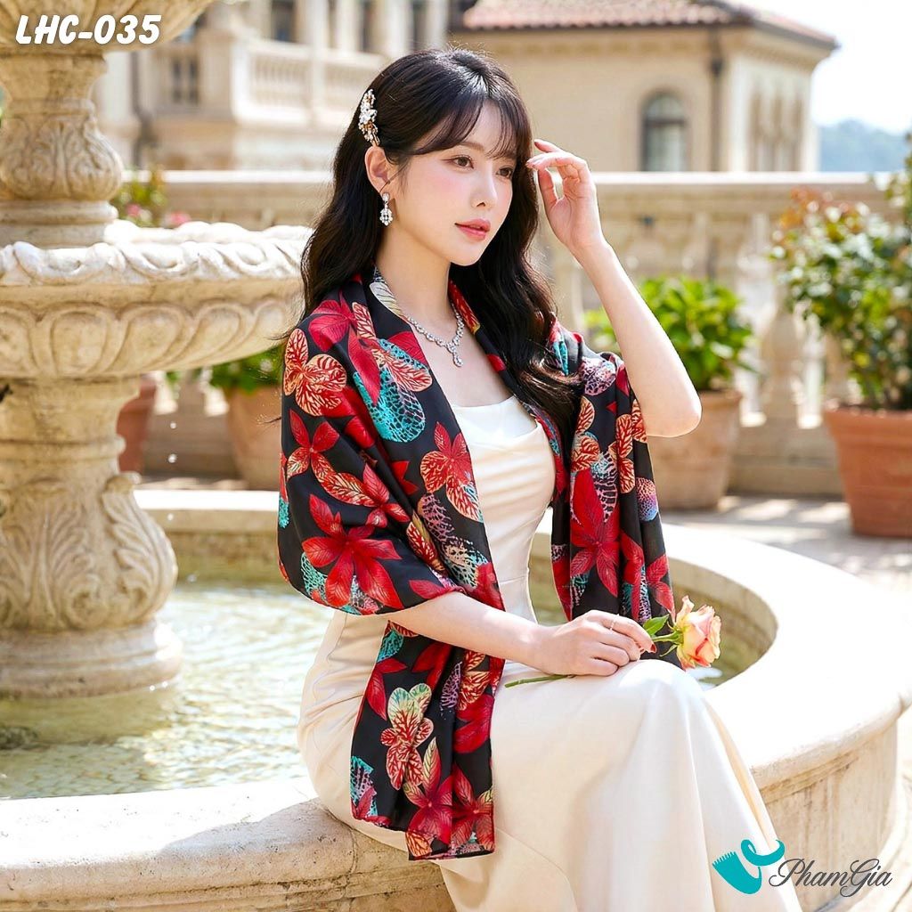 Khăn Choàng Lụa Hàng Châu Màu Đen Họa Tiết Lá Phong Đỏ Trang Nhã (LHC035)