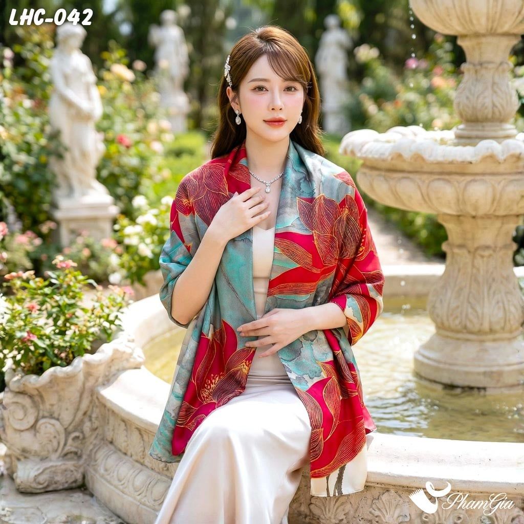 Khăn Choàng Lụa Hàng Châu Họa Tiết Hoa Sen Đỏ Sang Trọng (LHC042)