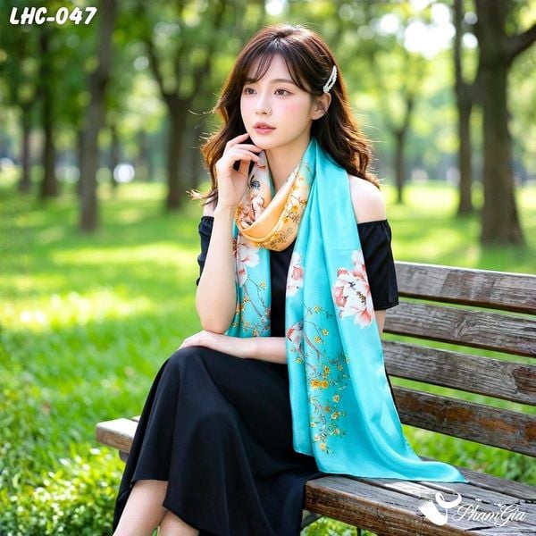 Khăn Choàng Lụa Hàng Châu Họa Tiết Hoa Mẫu Đơn Nền Xanh Ngọc Trang Nhã (LHC047)