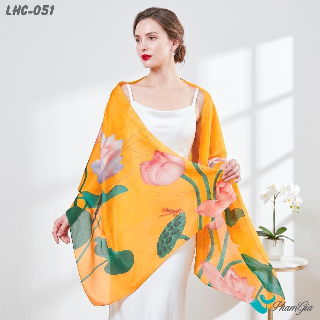 Khăn Choàng Lụa Hàng Châu Màu Vàng Gold Họa Tiết Hoa Sen Sang Trọng (LHC051)