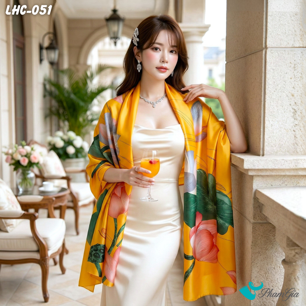 Khăn Choàng Lụa Hàng Châu Màu Vàng Gold Họa Tiết Hoa Sen Sang Trọng (LHC051)