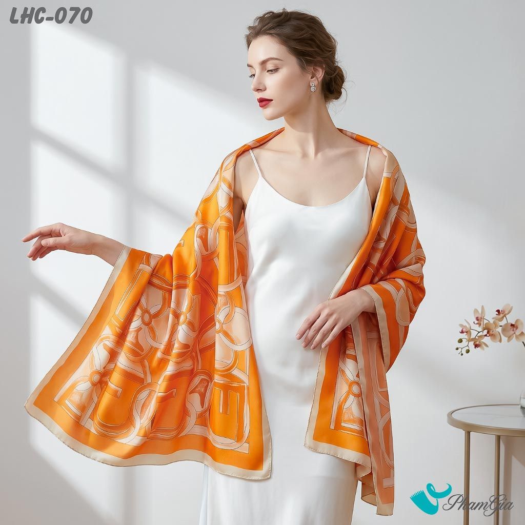 Khăn Choàng Lụa Hàng Châu Màu Cam Họa Tiết Móc Xích Hiện Đại (LHC070)