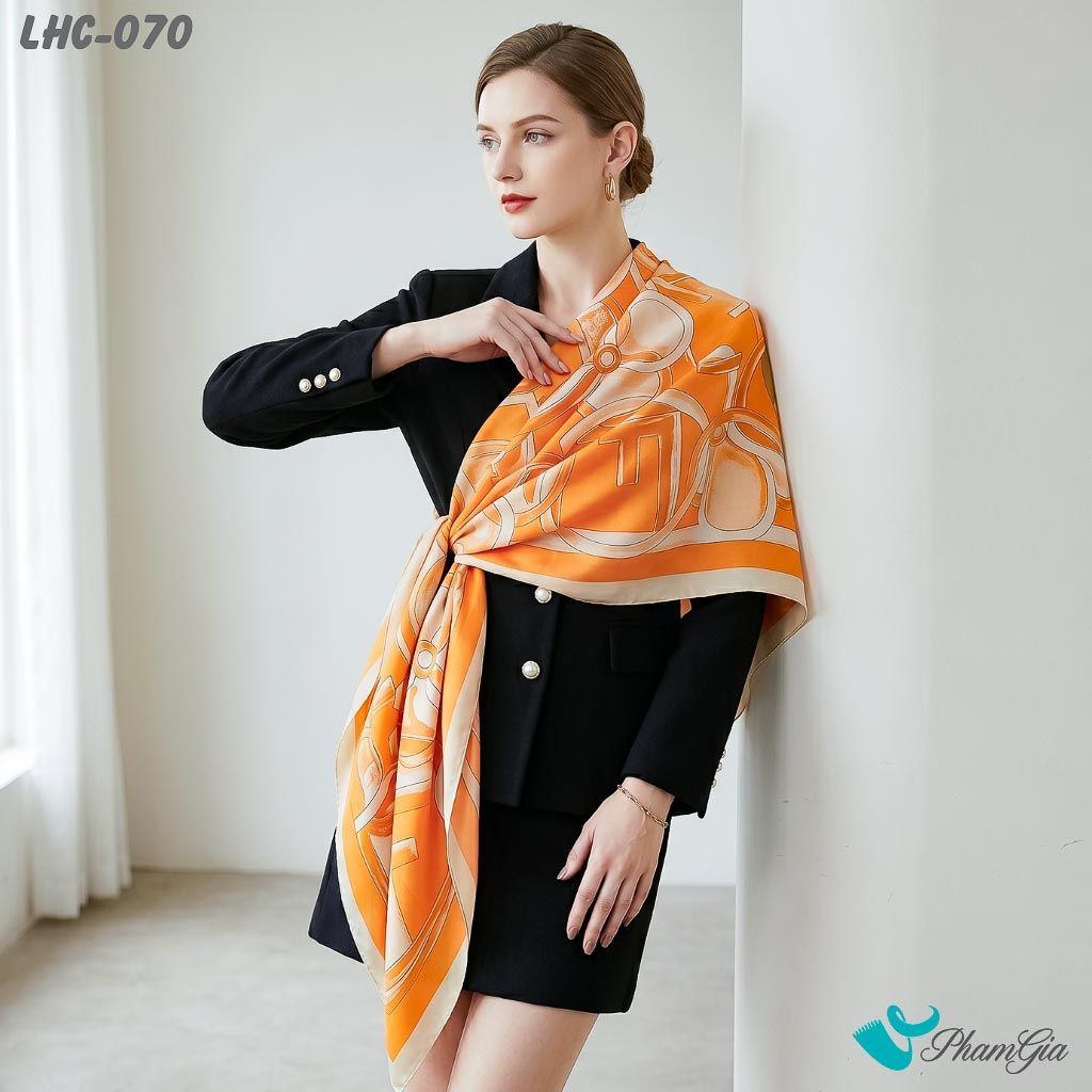 Khăn Choàng Lụa Hàng Châu Màu Cam Họa Tiết Móc Xích Hiện Đại (LHC070)