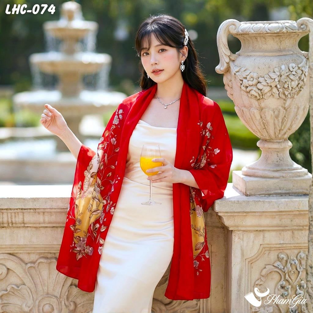 Khăn Choàng Lụa Hàng Châu Màu Đỏ Họa Tiết Hoa Dây Leo Rực Rỡ (LHC074)