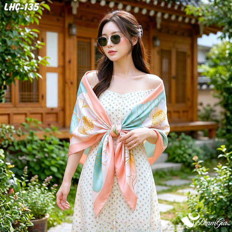 Khăn Choàng Lụa Hàng Châu Họa Tiết Hoa Sen Hồng Duyên Dáng (LHC135)