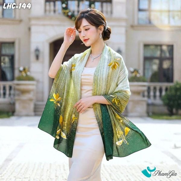 Khăn Choàng Lụa Hàng Châu Màu Xanh Rêu Họa Tiết Lá Vàng Sang Trọng (LHC144)