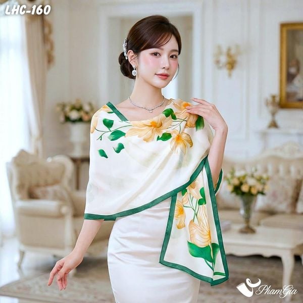 Khăn Choàng Lụa Hàng Châu Màu Trắng Họa Tiết Hoa Lily Vàng Tinh Tế (LHC160)
